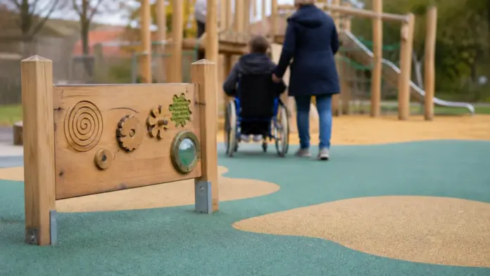 Gröbenzell baut inklusive Spielangebote auf Spielplätzen aus — Der Spielplatz an der Friedenstraße soll langfristig zu einem zentralen inklusiven Spielbereich in Gröbenzell werden. Auch an weiteren Standorten gibt es bereits neue Spielgeräte, die ...