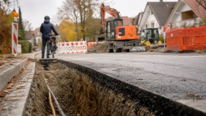 FFB 13 in Windach ab Mitte September voll gesperrt — Die Kreisstraße FFB 13 wird in der Ortsdurchfahrt Windach bei Moorenweis von Montag, 14. September 2026, bis Samstag, 16. Oktober 2027, voll gesperrt. Grund sind umfangreiche Bauarbeiten an Stra...
