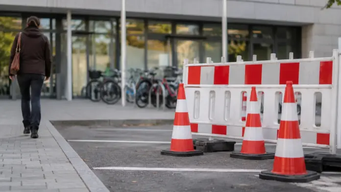 Parkplätze am Rathaus Fürstenfeldbruck werden gesperrt — Wegen Bauarbeiten am Rathaus Fürstenfeldbruck wird die Zufahrt hergerichtet. Von 7. bis 11. September sind deshalb die Besucherparkplätze sowie die Stellplätze im Innenhof der Pucher Straße ...