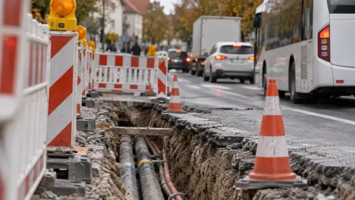 Umleitung zwischen Puchheim und Eichenau führt weiter über Bruck — Auf der Staatsstraße 2069 zwischen Puchheim und Eichenau beginnt am Montag, 21. September, der zweite Bauabschnitt. Die ausgeschilderte Umleitung führt weiter über Fürstenfeldbruck...