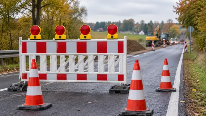 FFB 11 zwischen Eichenau und Puchheim wird voll gesperrt — Ein Teil der Kreisstraße FFB 11 zwischen Eichenau und Puchheim ist vom 19. bis voraussichtlich 25. Oktober 2026 gesperrt. Für den Verkehr wird eine großräumige Umleitung eingerichtet und a...